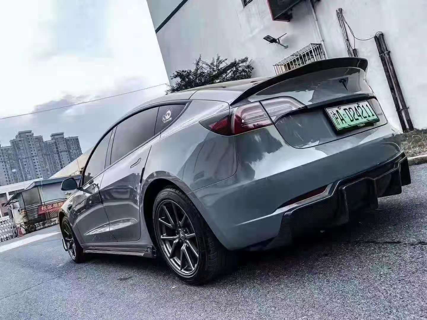 Dry Carbon Fiber Tesla Model 3 Ducktail Rear Spoiler (Good Mix)