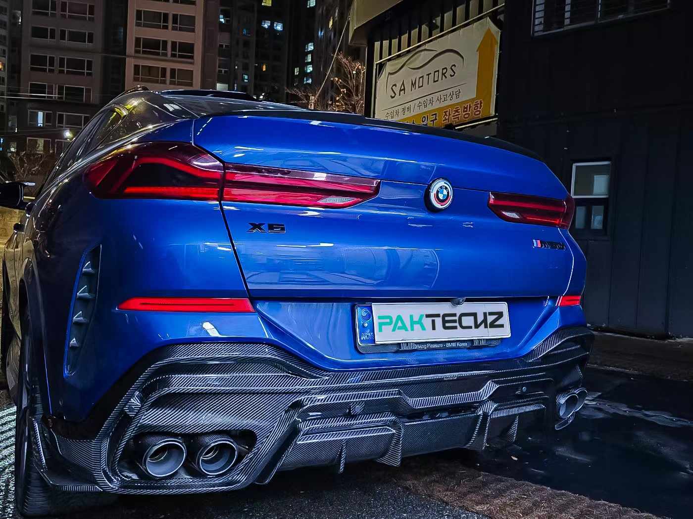 Dry Carbon Fiber BMW X6 (G06) Rear Diffuser (Paktechz Design)