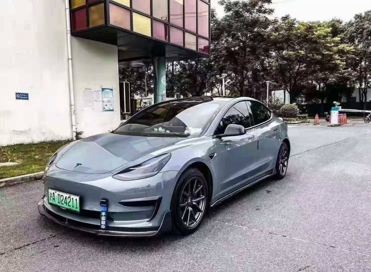 Dry Carbon Fiber Tesla Model 3 Side Skirts (Good Mix)