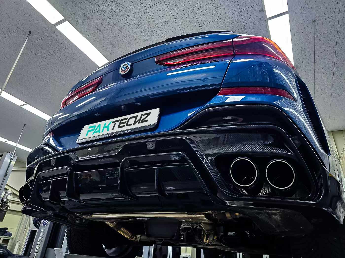 Dry Carbon Fiber BMW X6 (G06) Rear Diffuser (Paktechz Design)