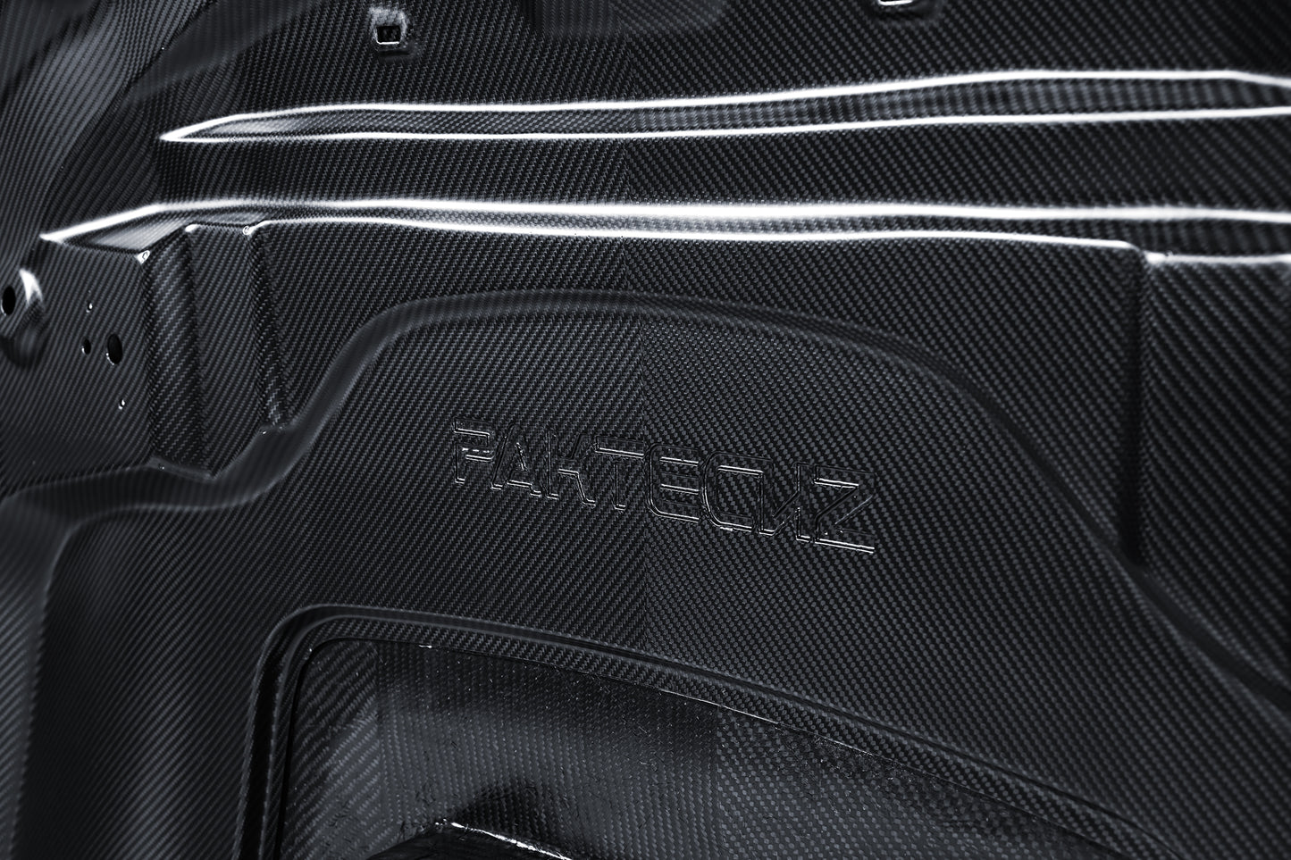 Dry Carbon Fiber BMW M8 (F9X) Hood (Paktechz Design)