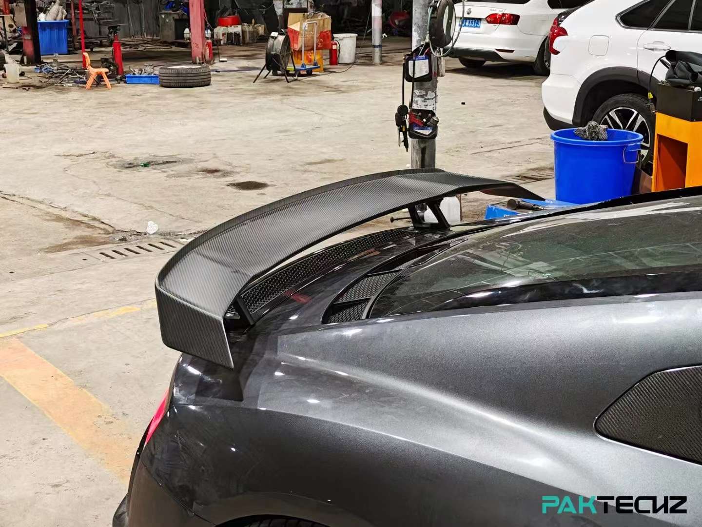 Dry Carbon Fiber Audi R8 Rear Wing (Paktechz Design)